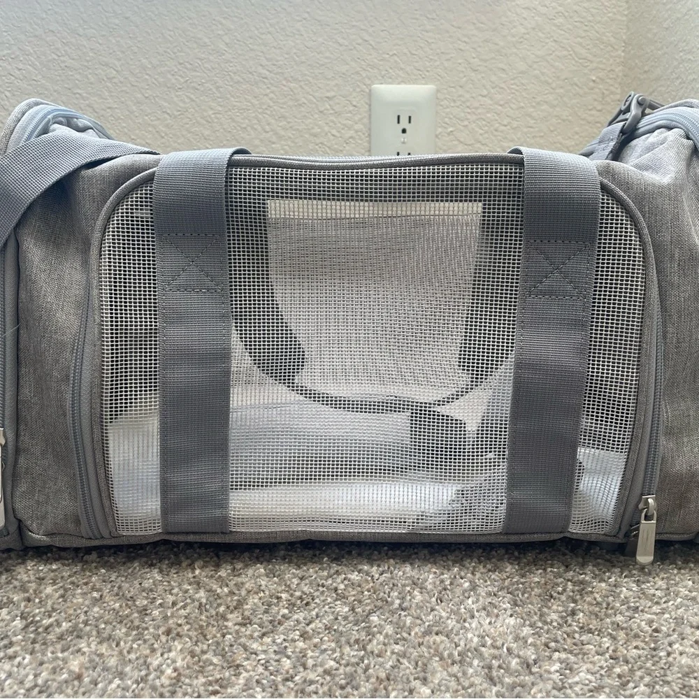 Henkelion Cat/Dog carrier for small medium cats and puppies up to 15lbs.